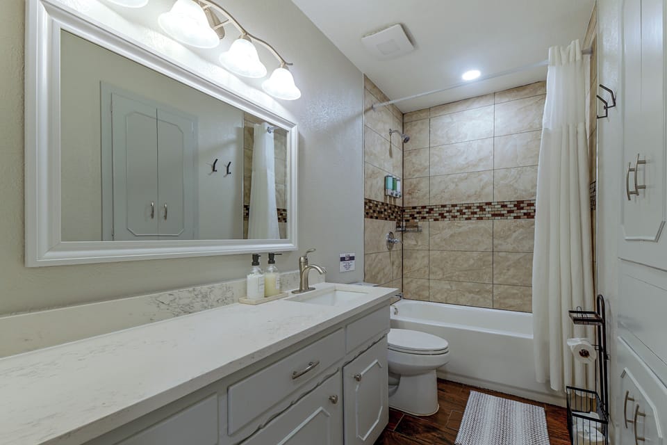 Stay Near All Family Entertainment in Dallas Cottage in Richardson