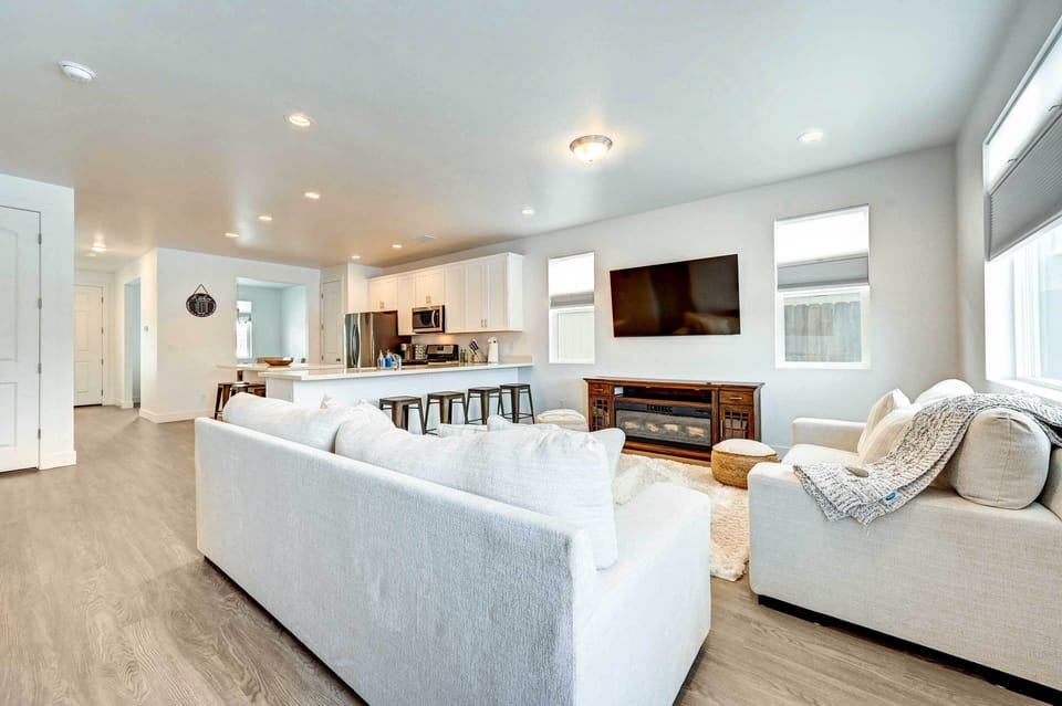 House (5 Bedrooms) | Front of property