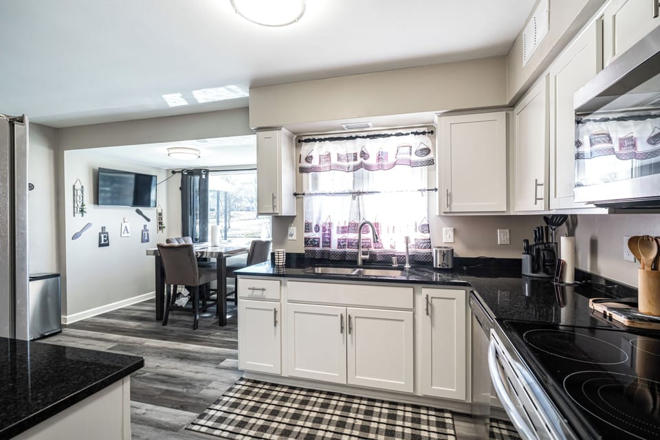 House (3 Bedrooms) | Interior