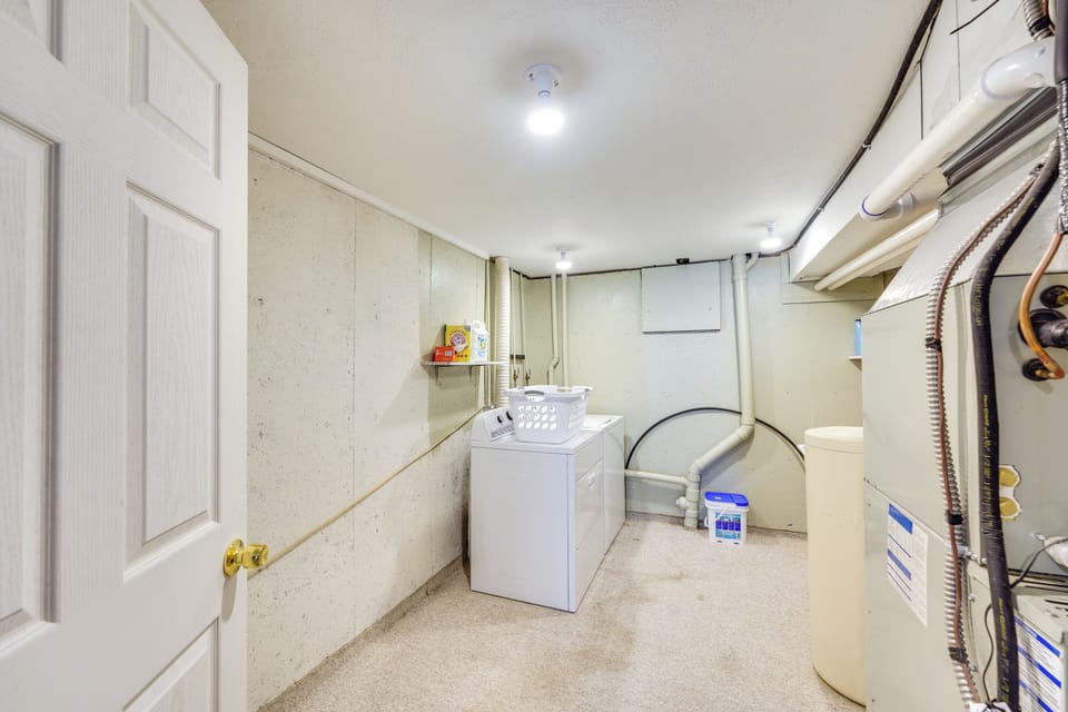 Lovely Twin Falls Home w/ Private Hot Tub! Cottage in Twin Falls
