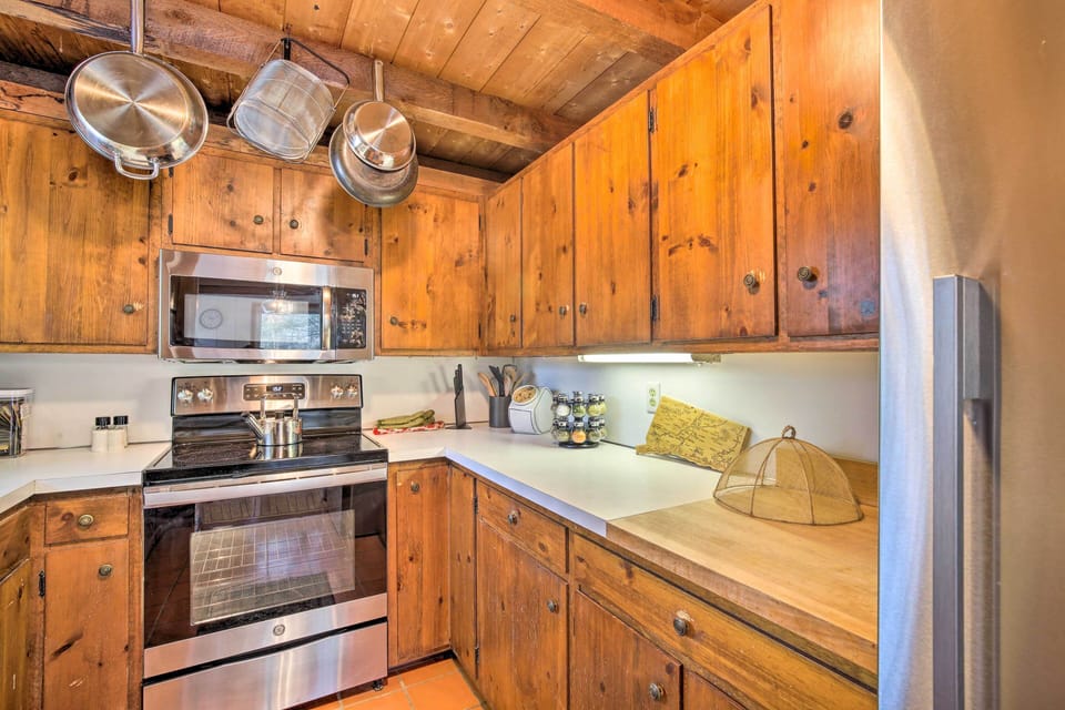 House (2 Bedrooms) | Interior
