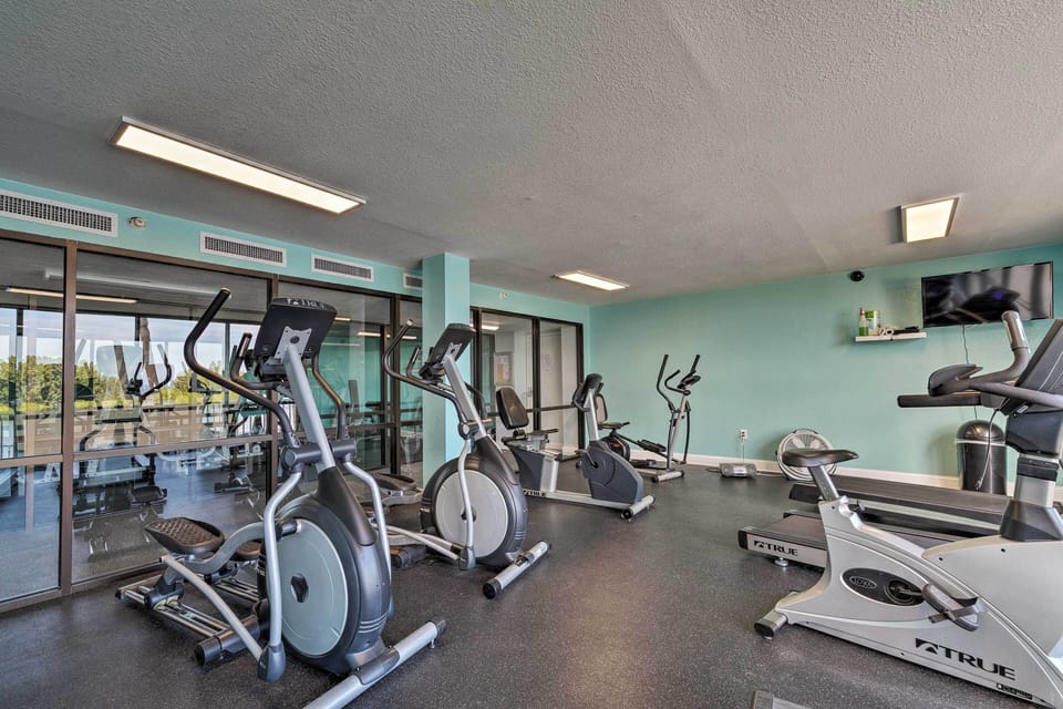 Private Beach Access & Gulf Views: Hudson Condo! Apartment in Hudson