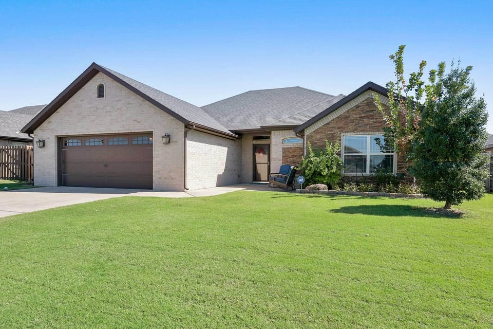 Northwest Arkansas Home Near Bentonville & Trails! Cottage in Rogers