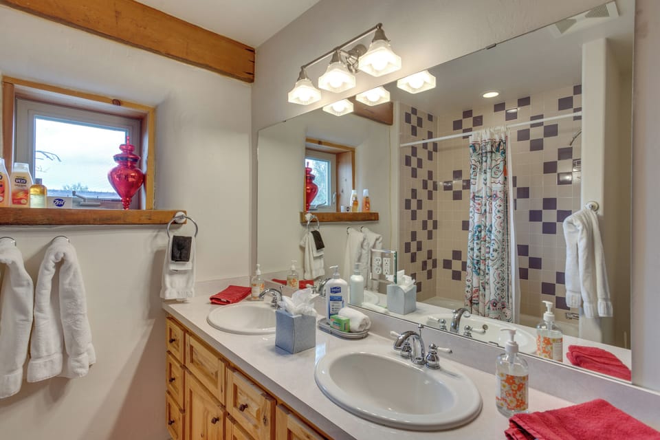 Montrose Family Home w/ Yard & Fruit Trees! Cottage in Colorado