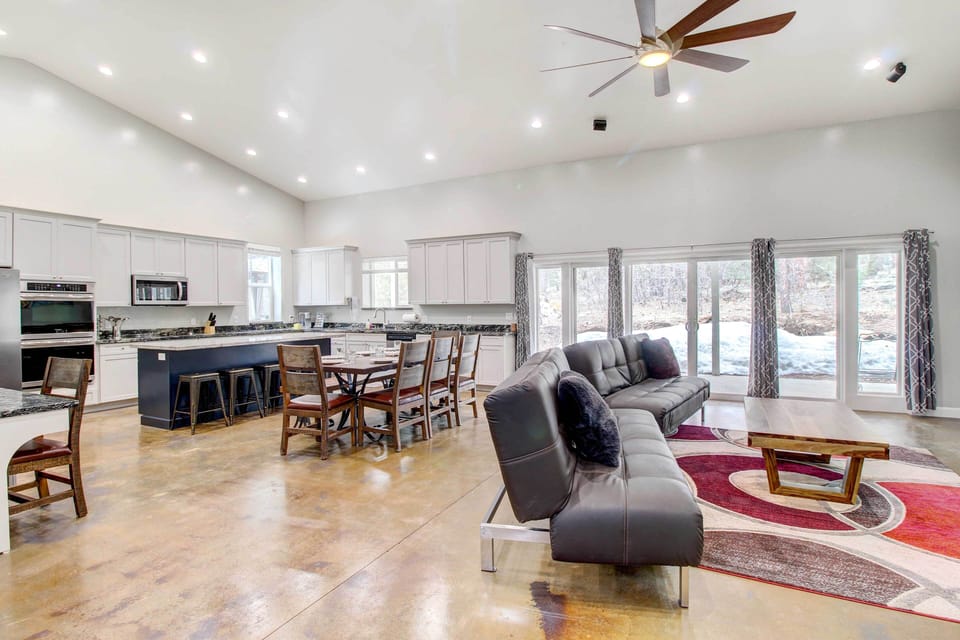 House (4 Bedrooms) | Interior