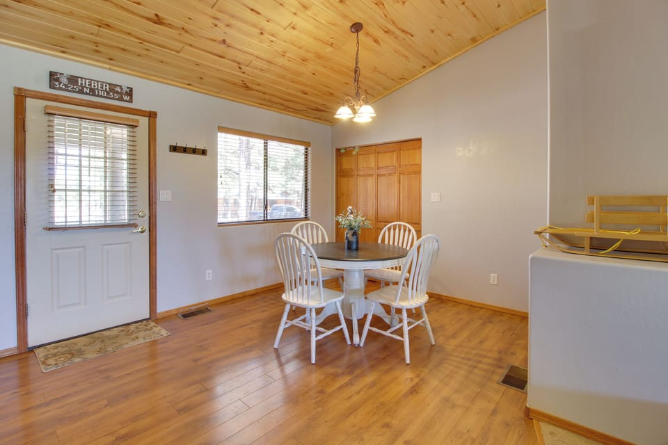House (2 Bedrooms) | Interior