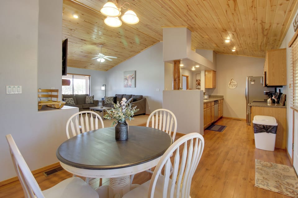 House (2 Bedrooms) | Interior