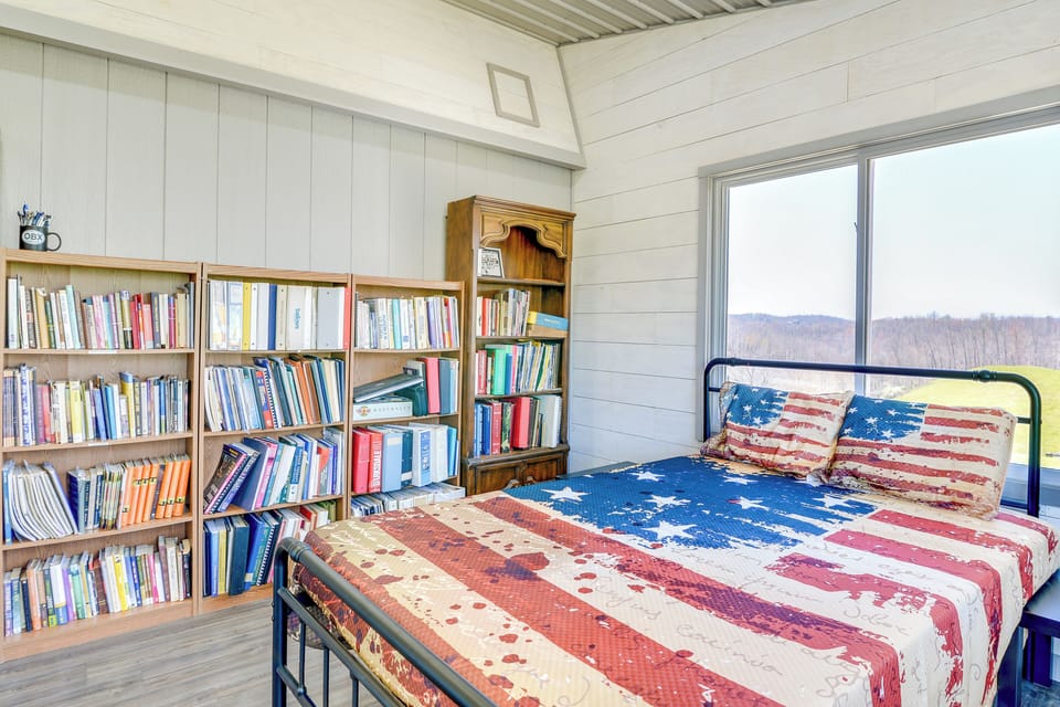 On-site Fishing & Hiking: Philippi Ranch House Cottage in Shenandoah Valley