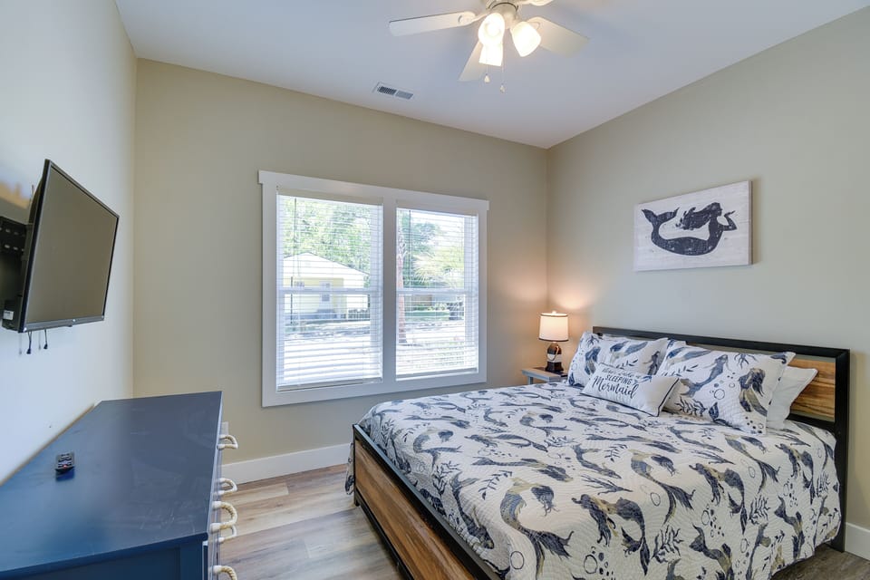 1 Mi to Beach! Ocean Isle Home w/ Shared Lanai Cottage in Ocean Isle Beach