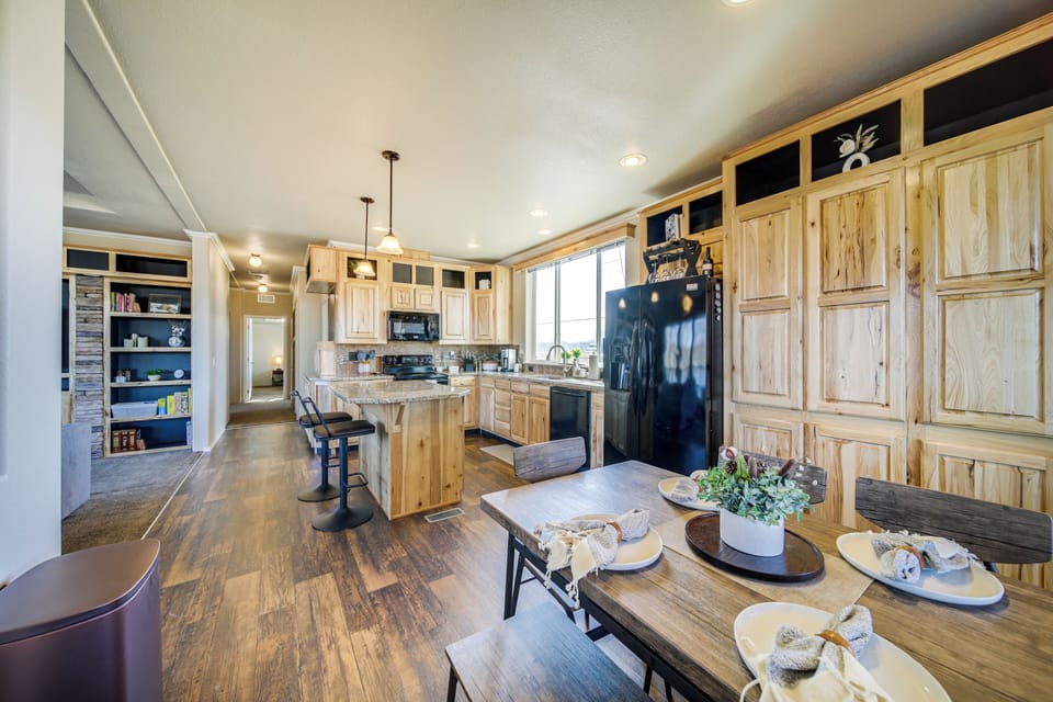 House (3 Bedrooms) | Interior