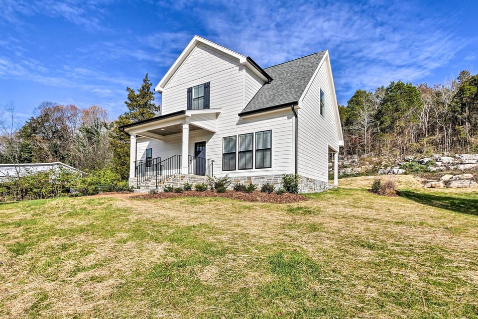 House (4 Bedrooms) | Front of property