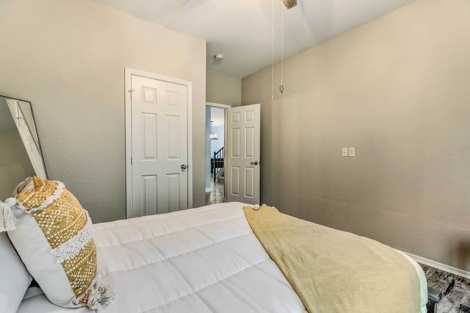 House (5 Bedrooms) | Interior