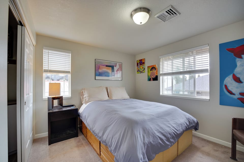 Springfield Apt w/ Deck + Central Location! Apartment in Springfield