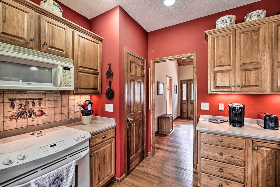 House (3 Bedrooms) | Interior