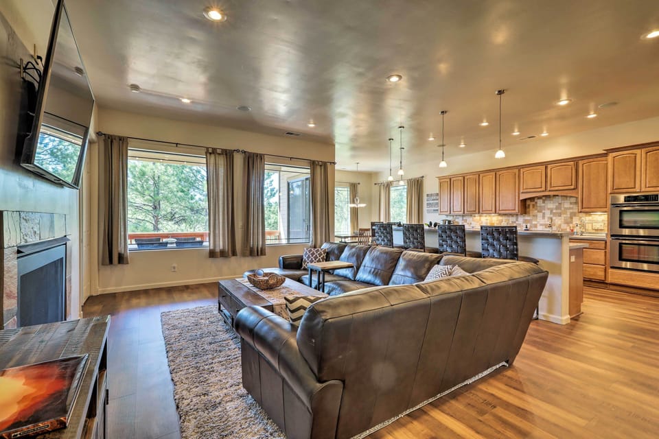 House (6 Bedrooms) | Interior