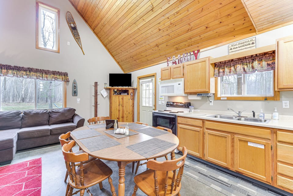 House (3 Bedrooms) | Interior