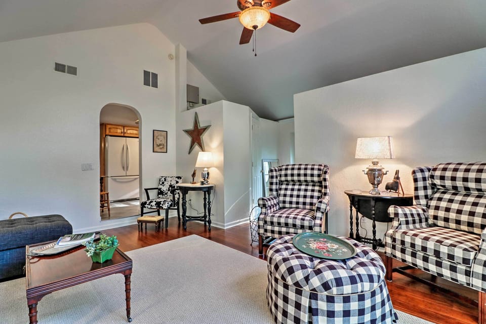 House (2 Bedrooms) | Interior