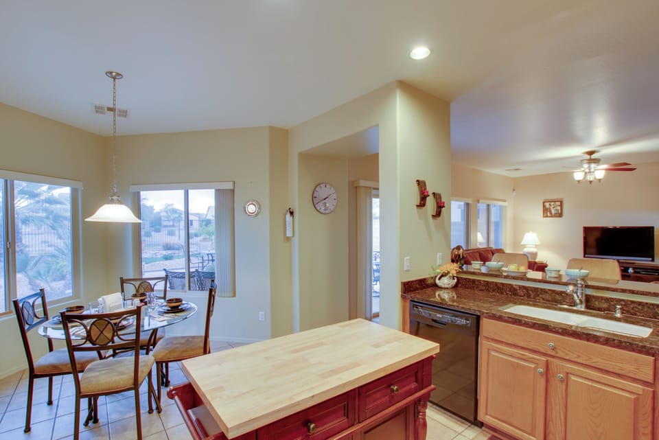 House (4 Bedrooms) | Interior