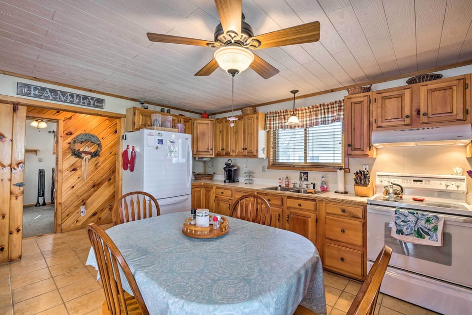 House (2 Bedrooms) | Interior