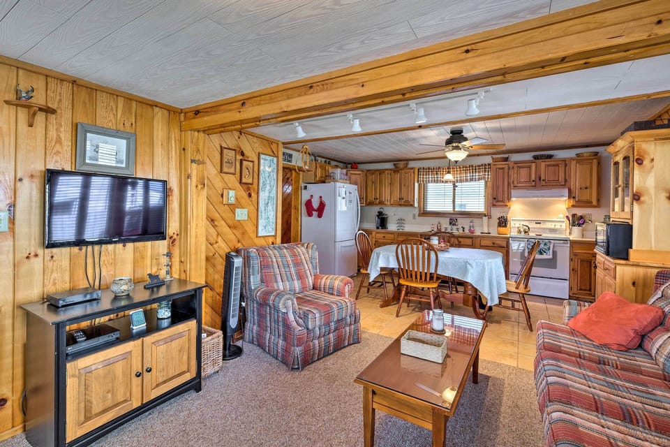 House (2 Bedrooms) | Interior
