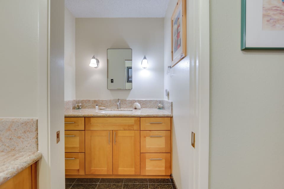 Lincoln City Oceanfront Condo, Near Lincoln Beach! Apartment in Lincoln Beach
