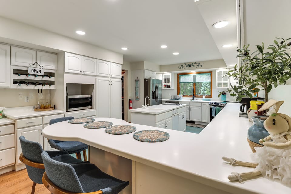 House (5 Bedrooms) | Interior