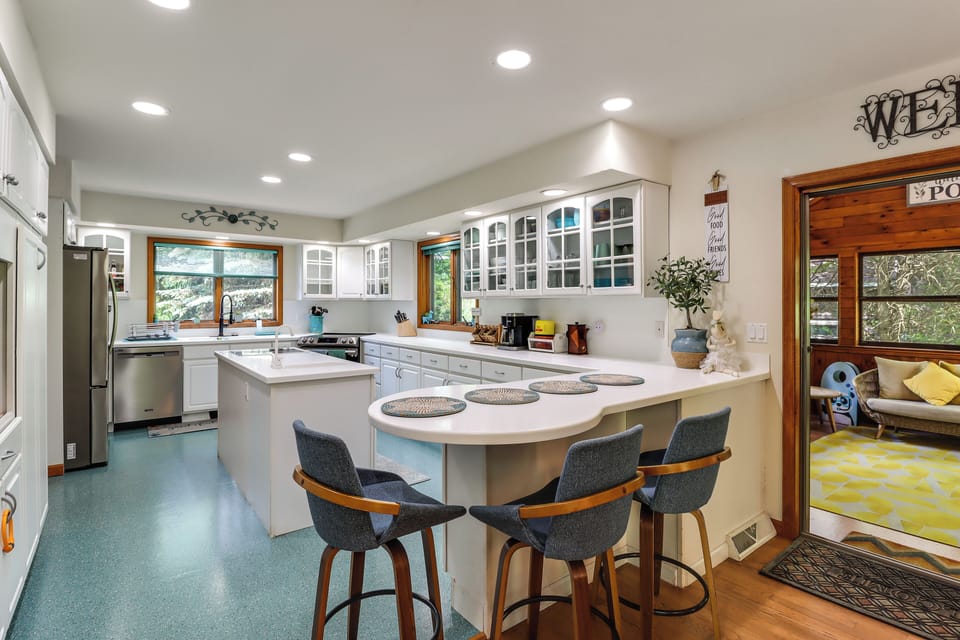 House (5 Bedrooms) | Interior