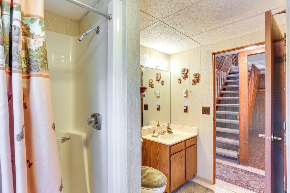 Cozy Black Hills Nature Retreat w/ Private Deck! Cottage in Pennington County