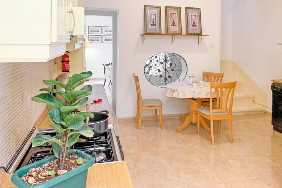 Family Townhome, 3 Bedrooms, 2 Bathrooms (Bougainvillea Breeze & Marina View) | Dining