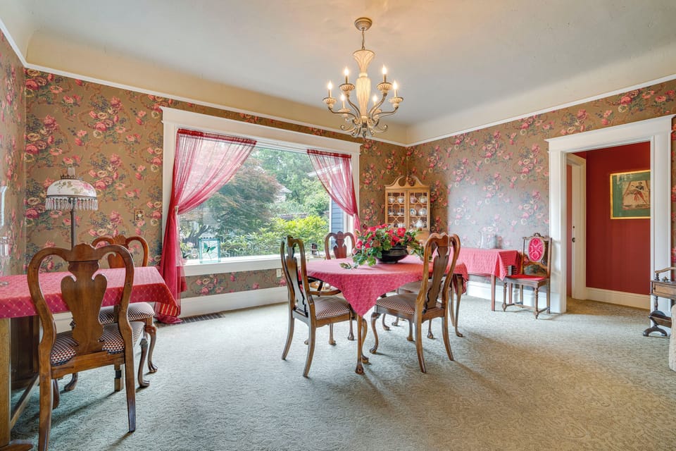 House (5 Bedrooms) | Interior