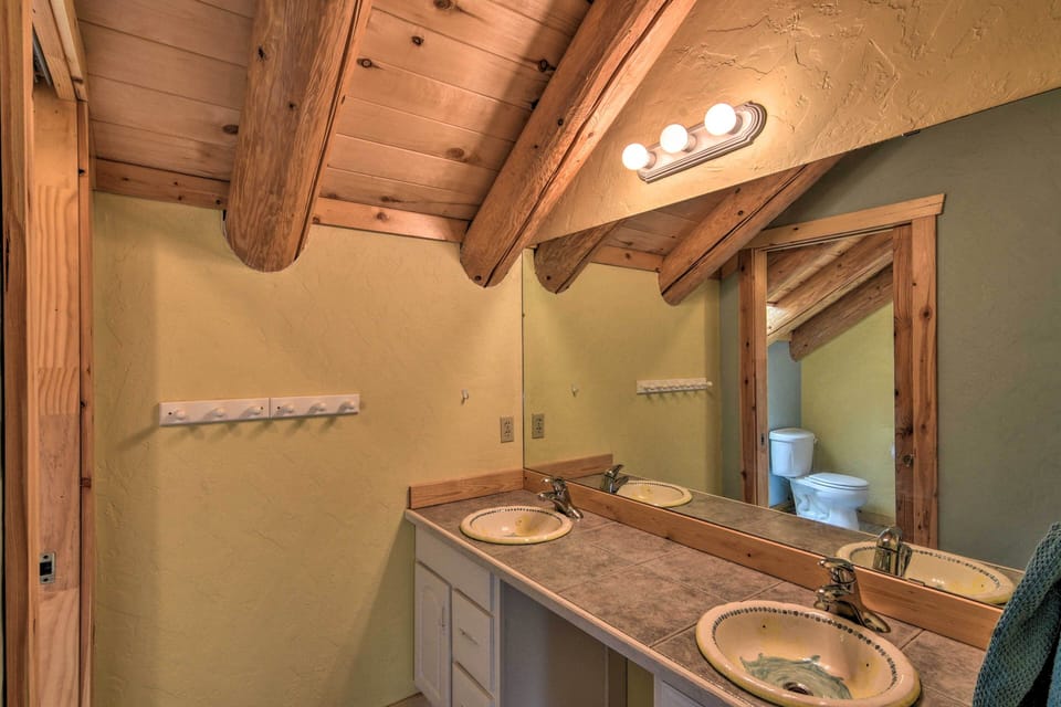 Spacious, Luxe Cabin w/ Mtn Views, Sauna & More! Cottage in Colorado