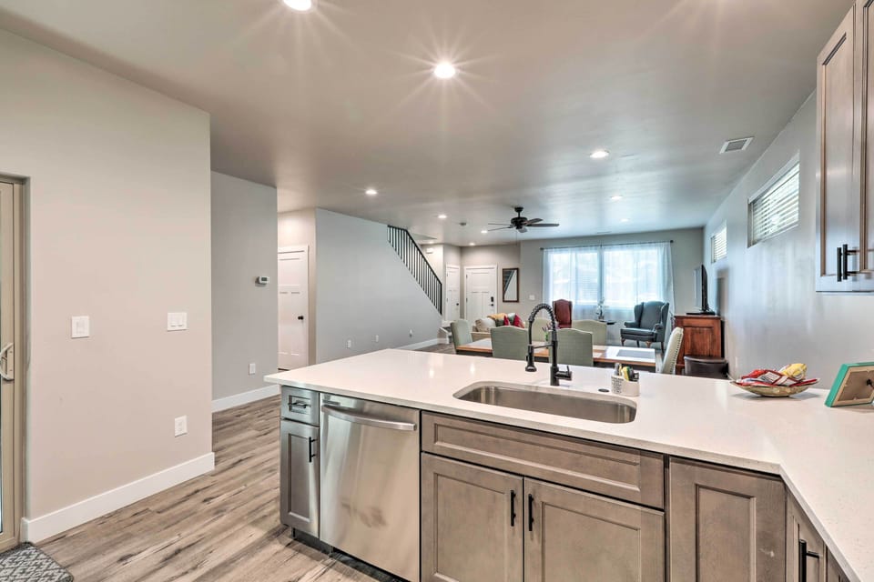 House (3 Bedrooms) | Interior