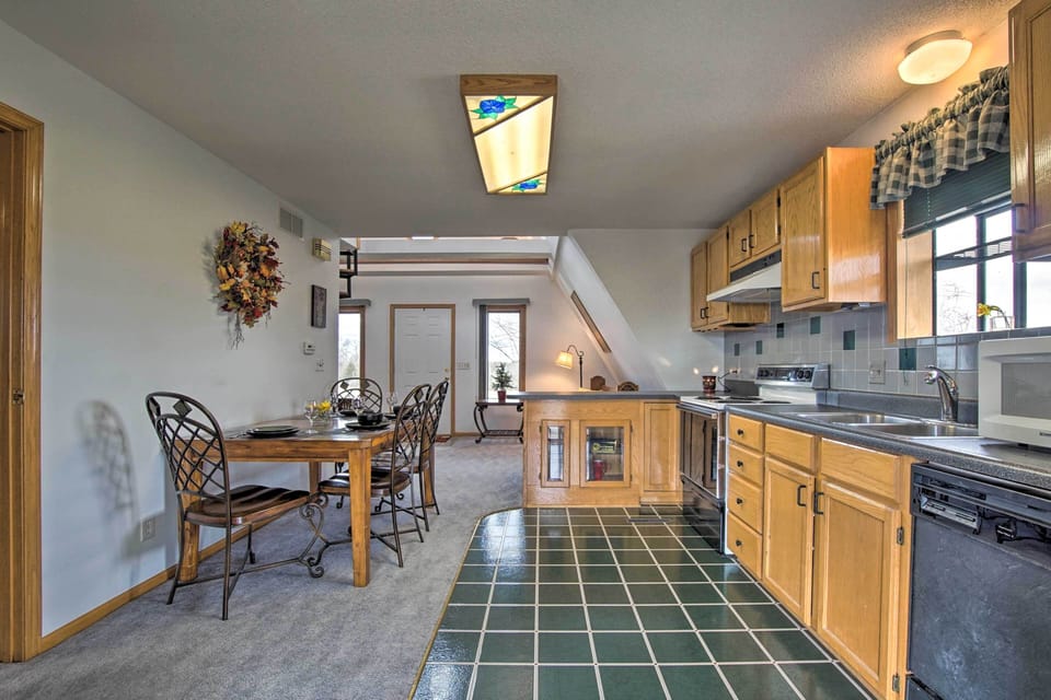 House (2 Bedrooms) | Interior