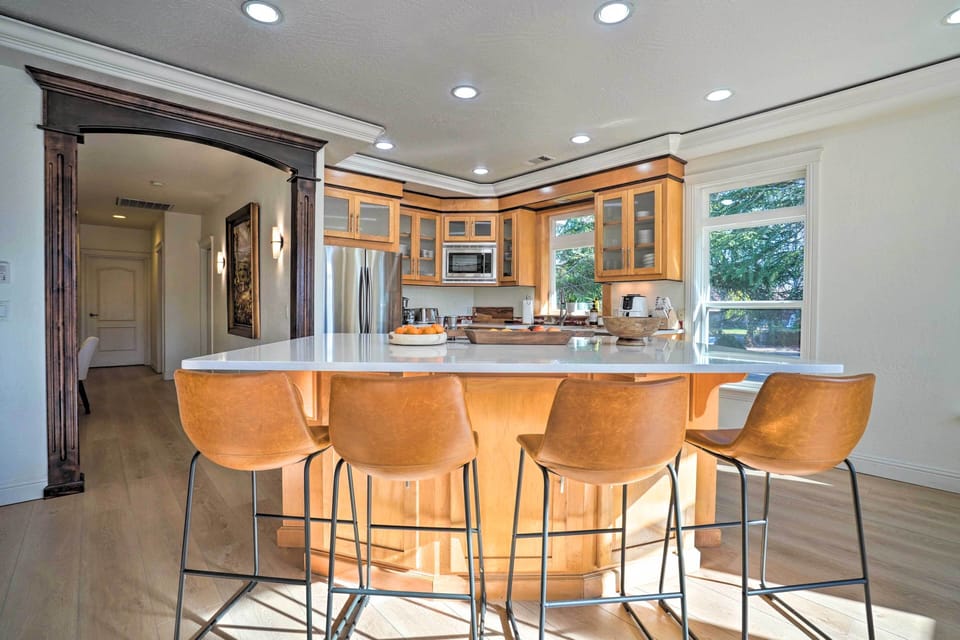 House (5 Bedrooms) | Interior