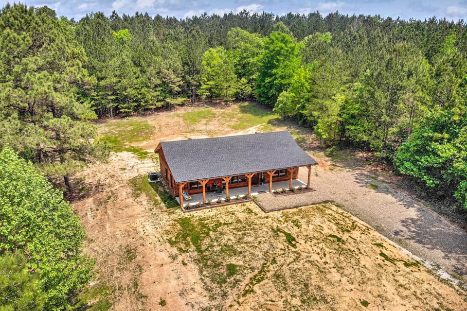 Setting Sun Eagletown Gem: Real-log Cabin! Cottage in Oklahoma