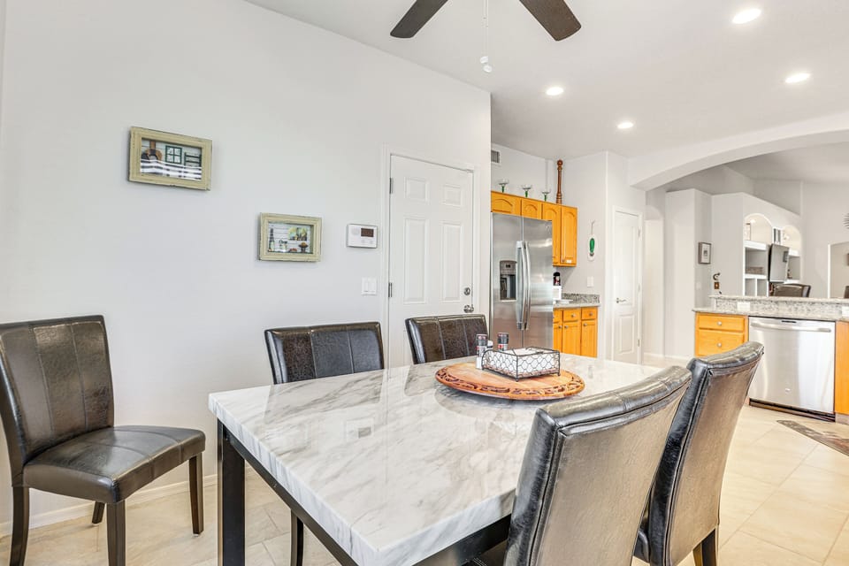House (3 Bedrooms) | Interior
