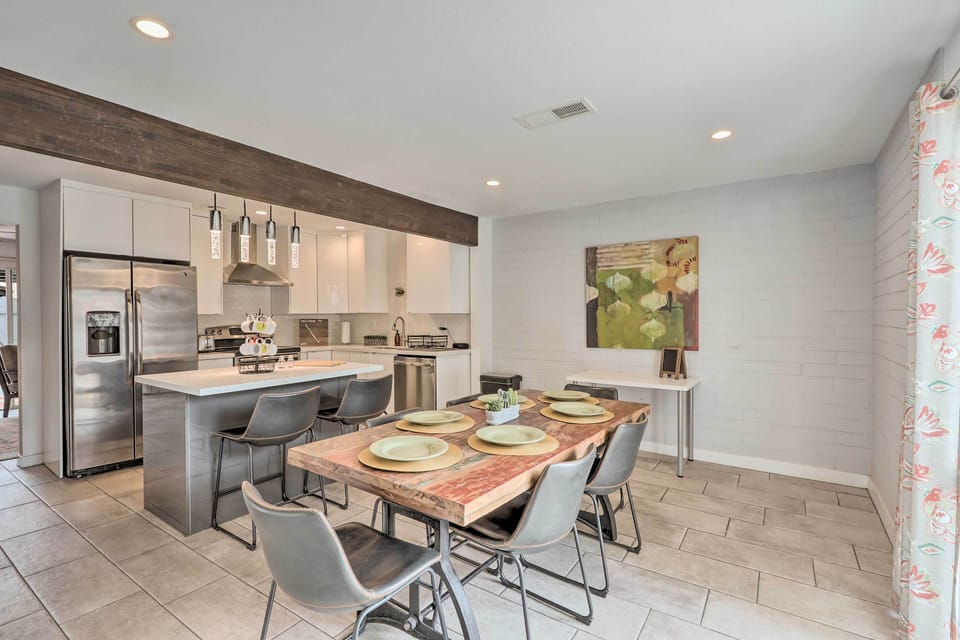 Apartment (3 Bedrooms) | Front of property