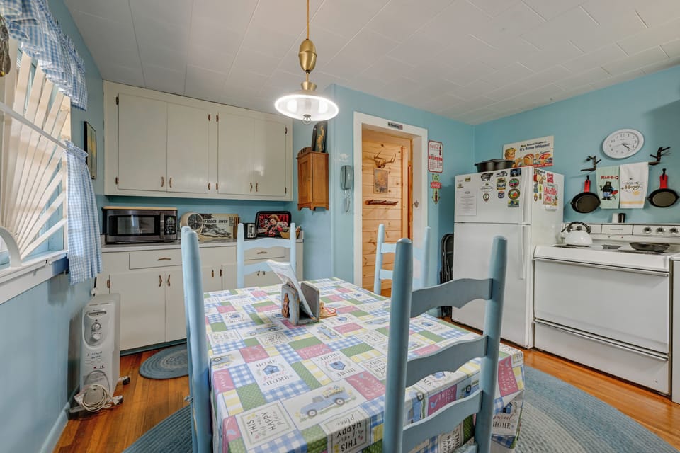 House (2 Bedrooms) | Interior