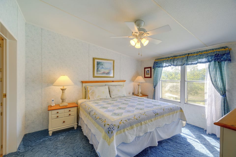 Serene Home: 2 Decks, 3 Mi to Blue Ridge Pkwy Cottage in Virginia