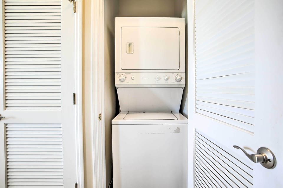 Barefoot Resort Condo w/ Pool, Tennis Court Access Apartment in North Myrtle Beach