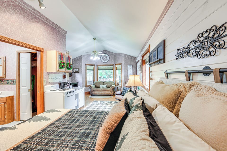 Apartment (0 Bedroom) | Interior