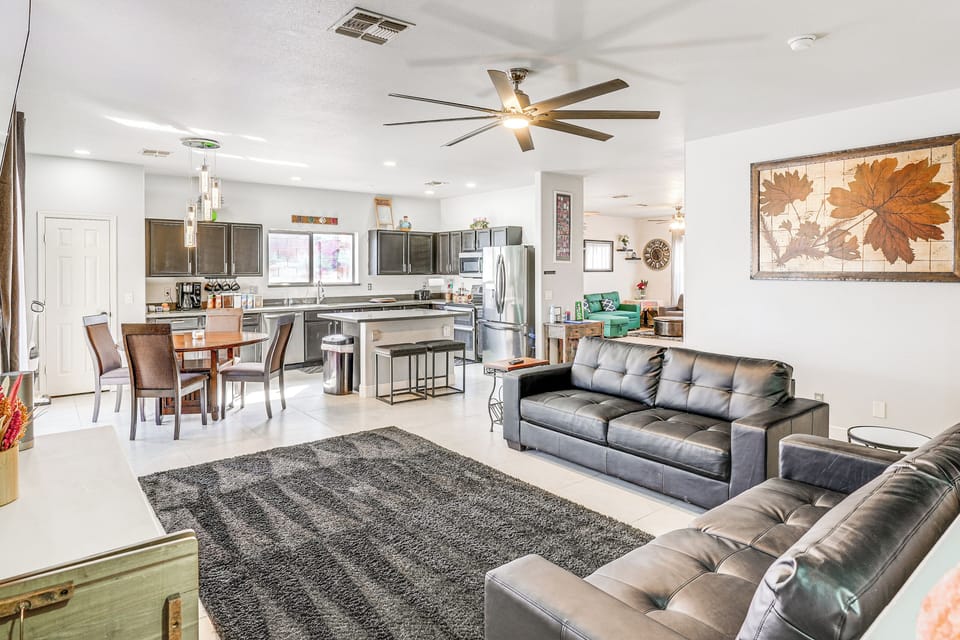 House (4 Bedrooms) | Interior