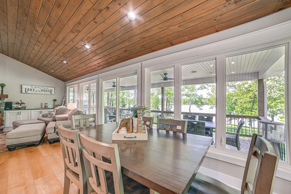 House (4 Bedrooms) | Front of property