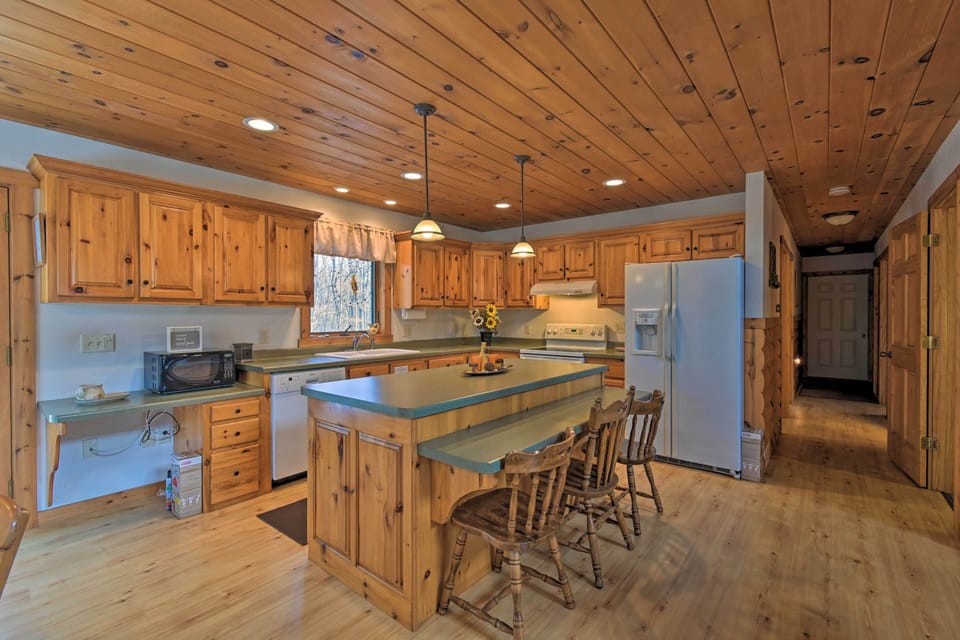 House (5 Bedrooms) | Interior