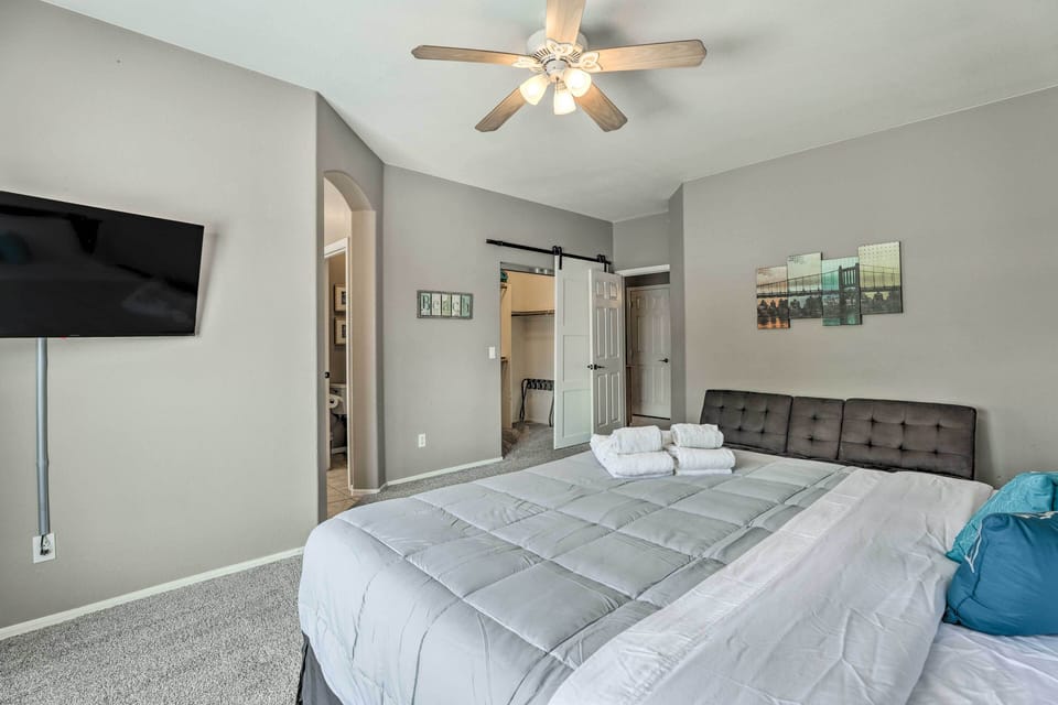 Putting Green + Game Room: Goodyear Oasis Cottage in Avondale