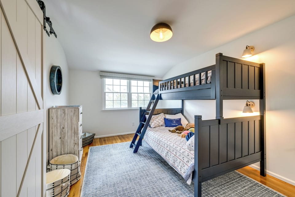 House (5 Bedrooms) | Interior