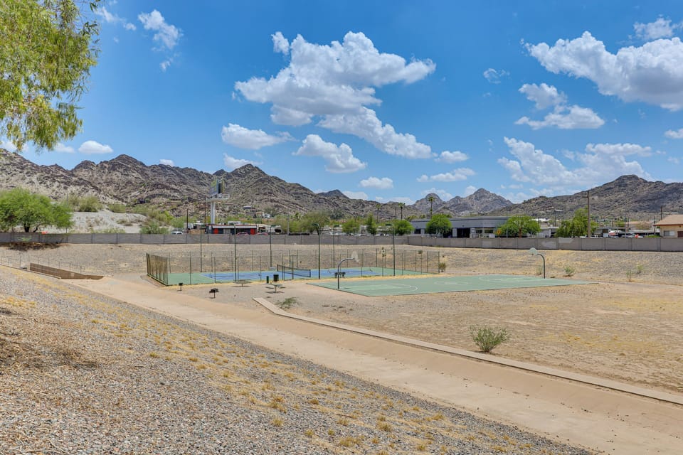 North Phoenix Gem w/ Courtyard & Pool Access Apartment in Phoenix