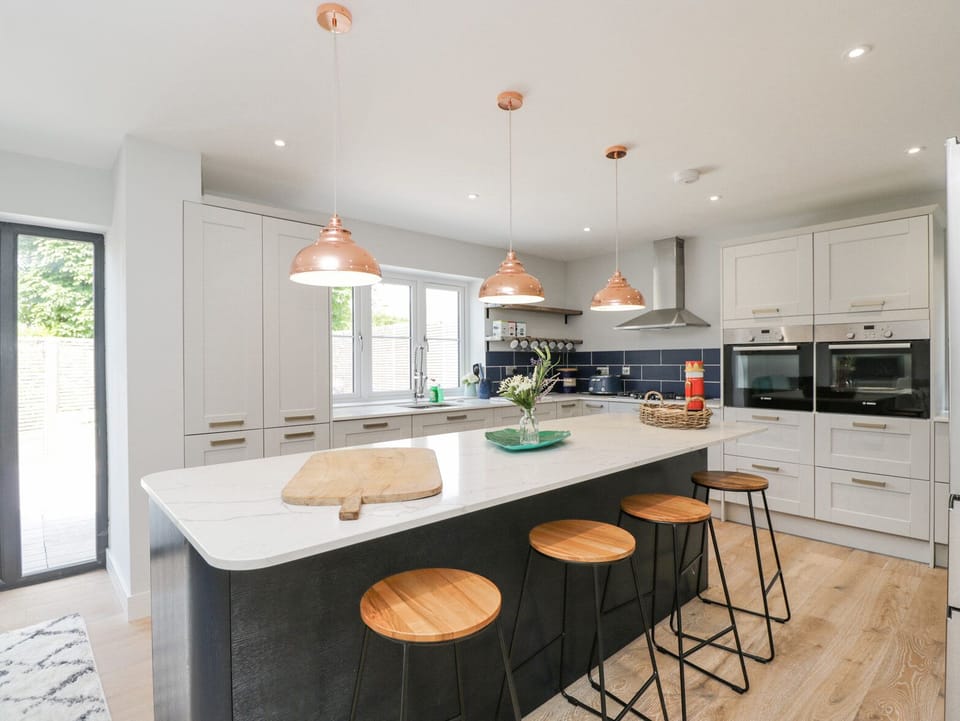Fridge, dishwasher, electric kettle, toaster