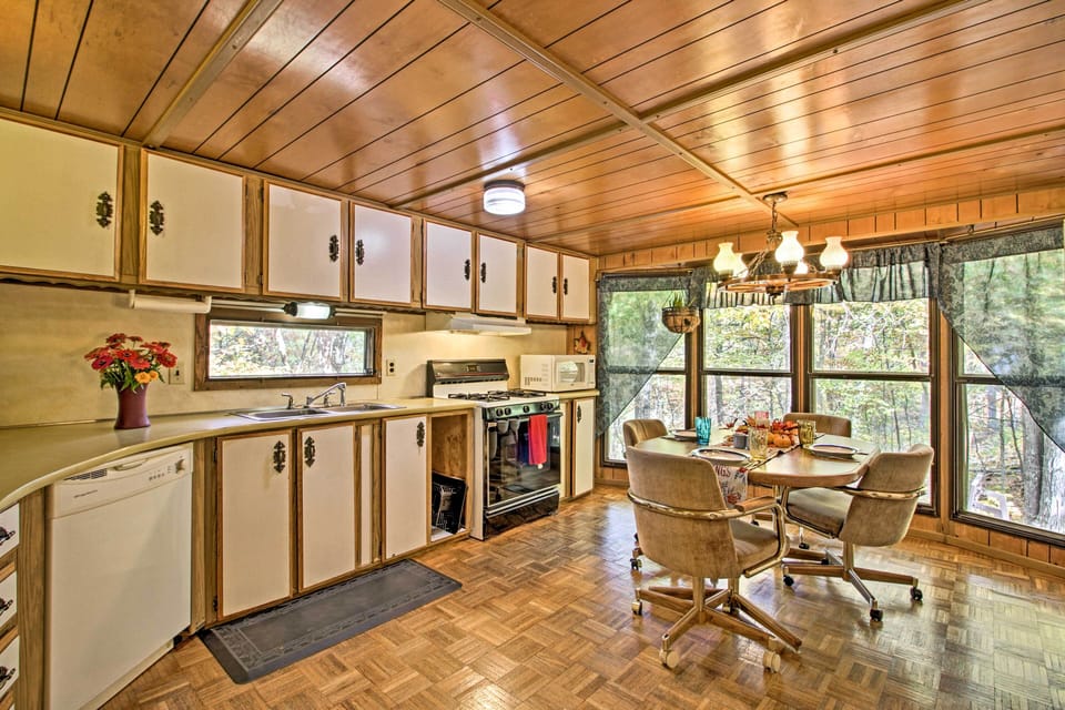 House (3 Bedrooms) | Interior