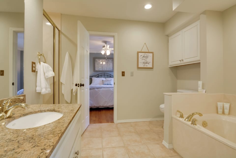 Luxe Home w/ Private Pool & Game Room in Vinita Cottage in Oklahoma